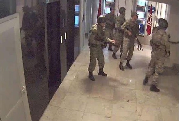 Darbe gecesi Türk Telekom'da yaşanan korku dolu anlar! - Resim: 3