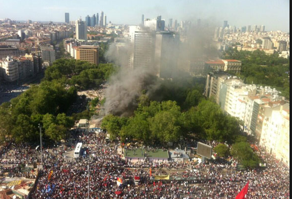 Ünlüler Gezi'de de fena gaza geldi - Resim: 1