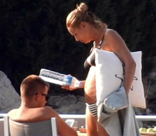 Yağmur Atacan'a sinirlendi Pınar Altuğ su şişesini kafasına vurarak uyardı - Resim: 2