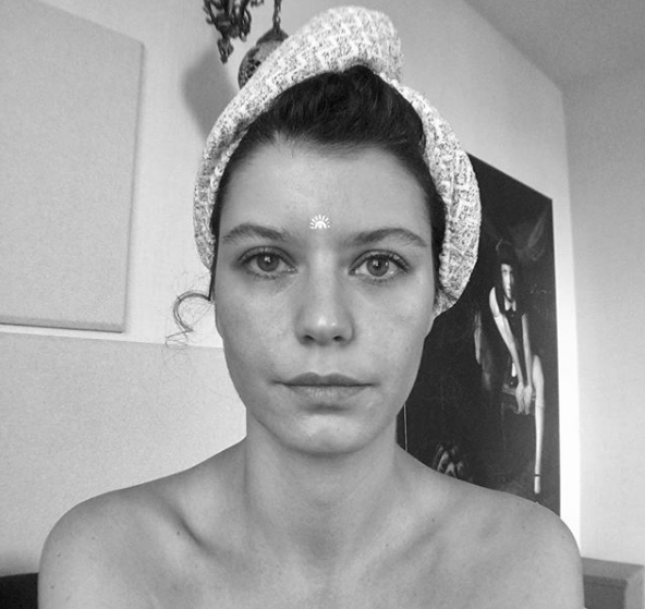 LÖSEV için yardım isteyen Beren Saat kendisine yapılan yoruma kızdı - Resim: 1