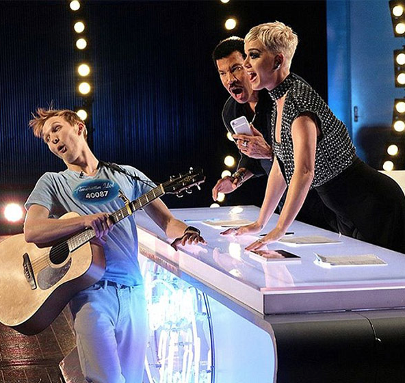 Kimse bunu beklemiyordu! Katy Perry'nin öpücüğü şok etti - Resim: 4