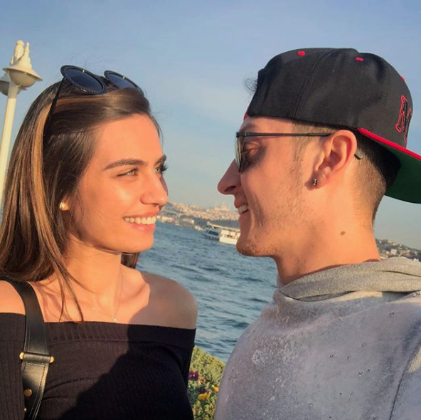 Mesut Özil ve Amine Gülşe'den peri masallarını aratmayacak balayı - Resim: 4