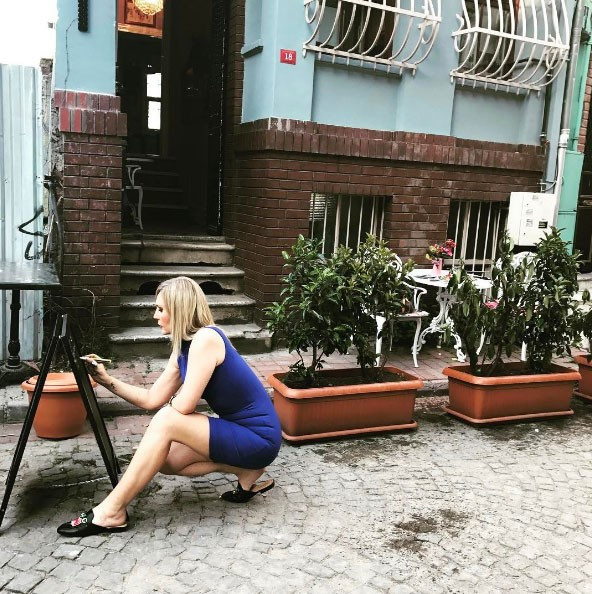 Seda Akgül'e ne oldu? Bu kez seksi pozları değil ama... - Resim: 1