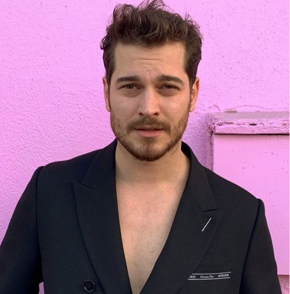 Çağatay Ulusoy asker tıraşı oldu son hali ortaya çıktı - Resim: 4