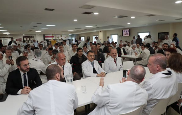 Cumhurbaşkanı Erdoğan, fabrikayı gezip tek tek inceledi ikramı geri çevirmedi - Resim: 3