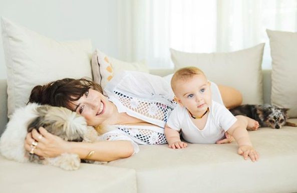 Hazal Kaya oğlu Fikret Ali ile yeni pozunu paylaştı beğeni yağmuru yaşandı - Resim: 2