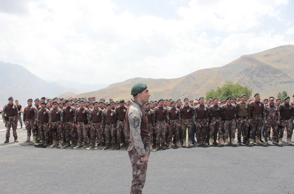 Şehit törenine damga vuran 'kahramanlık' şiiri! - Resim: 3