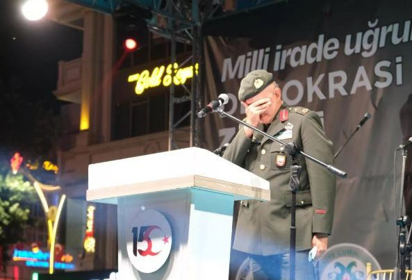 15 Temmuz gazisi Tümgeneral Davut Ala katıldığı etkinlikte hüngür hüngür ağladı - Resim: 1