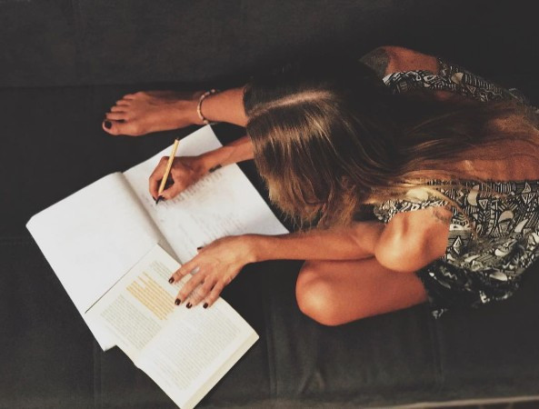 İrem Derici zor zamanlar geçiriyorum dedi isyan etti - Resim: 2