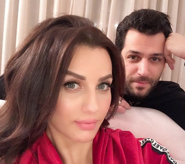 Kim Milyoner Olmak İster sunucusu Murat Yıldırım'ın eşi Iman Elbani makyajsız korkuttu - Resim: 1