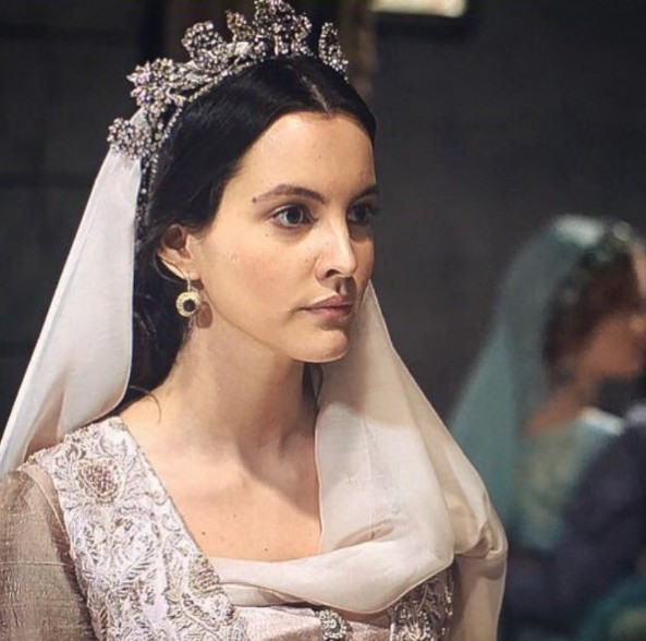 Kardeşim Benim'e Aslı Enver'in yerine o geliyor Leyla Feray kimdir? - Resim: 2