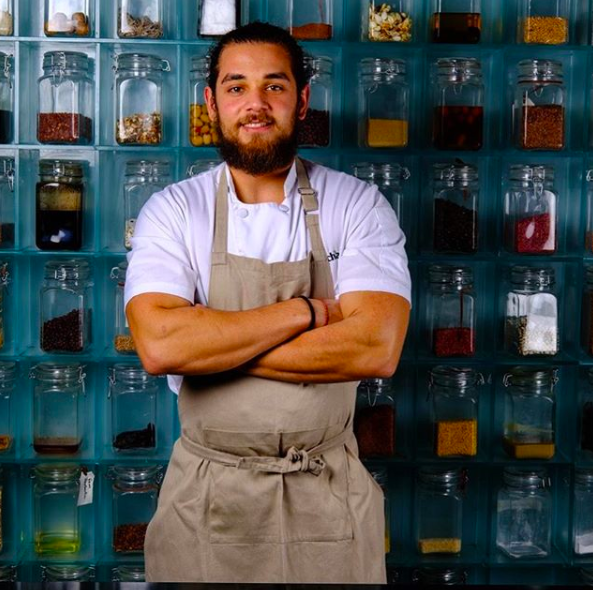 Batuhan Bayır kaç yaşında Masterchef Türkiye Batuhan Bayır kimdir pozlarına bakın! - Resim: 4