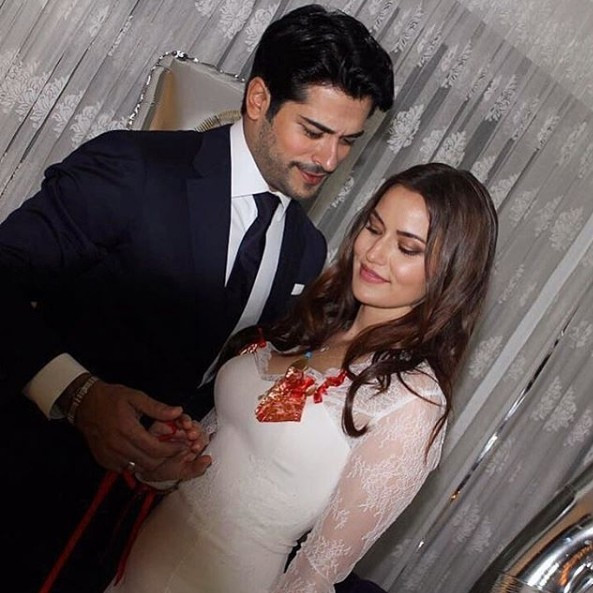 İşte Fahriye Evcen ile Burak Özçivit'in düğün tarihi - Resim: 3