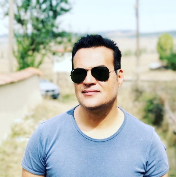 Hakan Peker'in oğluna bakın hangisi baba hangisi evlat ayırt edilmiyor - Resim: 2