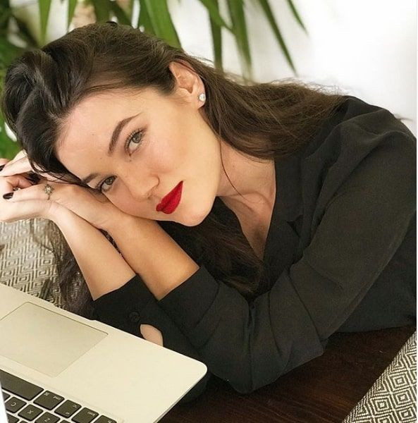 Aşk101 dizisi yıldızı Pınar Deniz ilk kez anlattı: Başına gelmeyen anlayamaz - Resim: 1