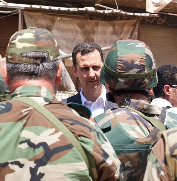 Ülke yıkıldı Esad dimdik ayakta - Resim: 3