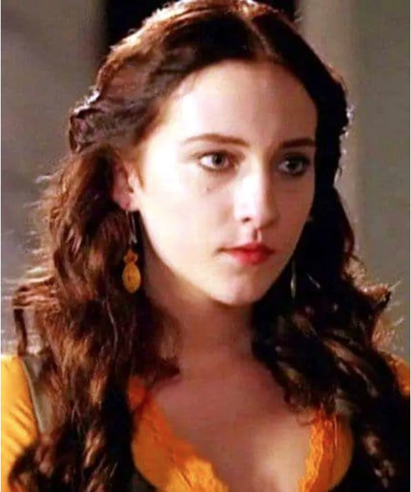 Mucize Doktor Açelya'sı Hayal Köseoğlu'nun eski kilolu hali hayrete düşürdü - Resim: 4