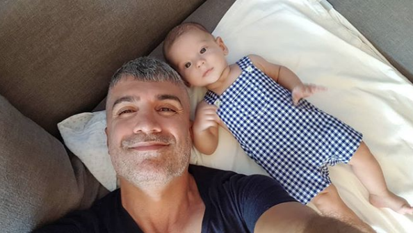 Feyza Aktan ve Özcan Deniz boşanıyor mu? Babalar günü mesajı kafaları karıştırdı - Resim: 2