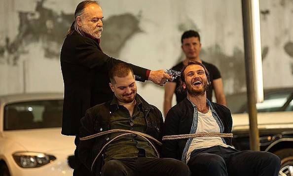 Aras Bulut İynemli'nin giydiği tişörte bakın olay oldu - Resim: 2