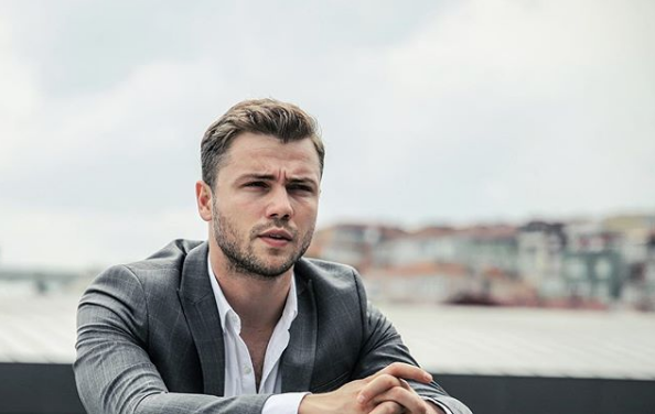 Tolga Sarıtaş basından kaçtı! Trafiği birbirine kattı - Resim: 3