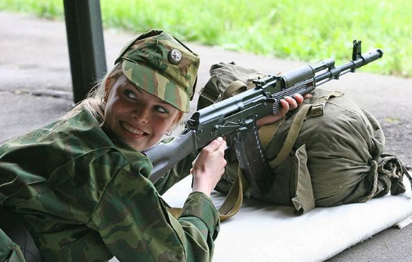 Dünyanın en güzel kadın askerleri! - Resim: 4