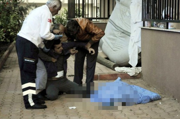 Çok acı ayaklarına kapandı, ellerini öptü ama... - Resim: 4