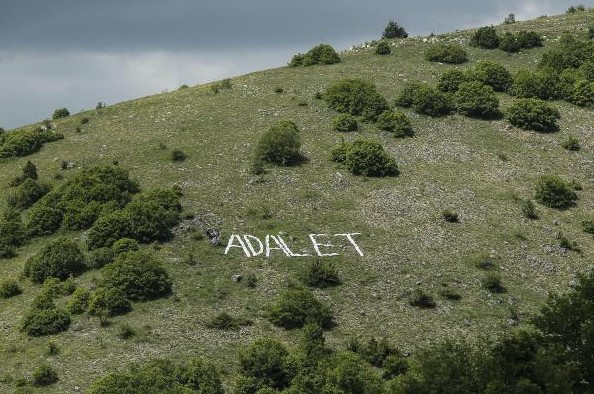 Kemal Kılıçdaroğlu'na çıplak karşılama! - Resim: 2