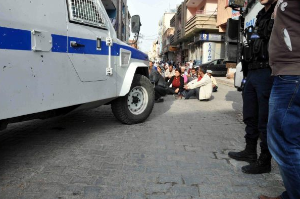 Polisten BDP yürüyüşüne müdahale - Resim: 1