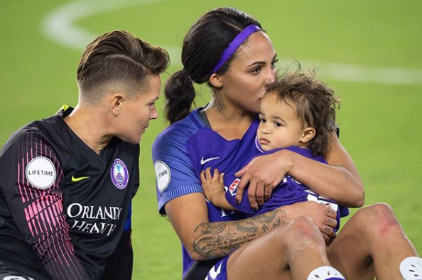 Sydney Leroux Dwyer 5.5 aylık hamileyken idmana çıktı ortalık karıştı - Resim: 3