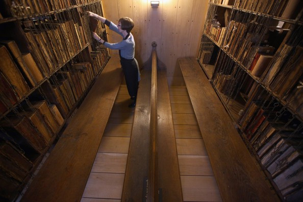 Bunu yapmak zorundalar işte zincirli kitapların sırrı! - Resim: 1