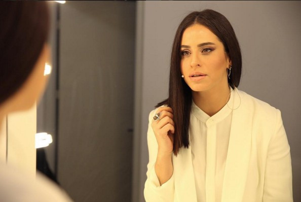 Büşra Pekin'in bu hali şoke etti! Makyajsız çıkma... - Resim: 1