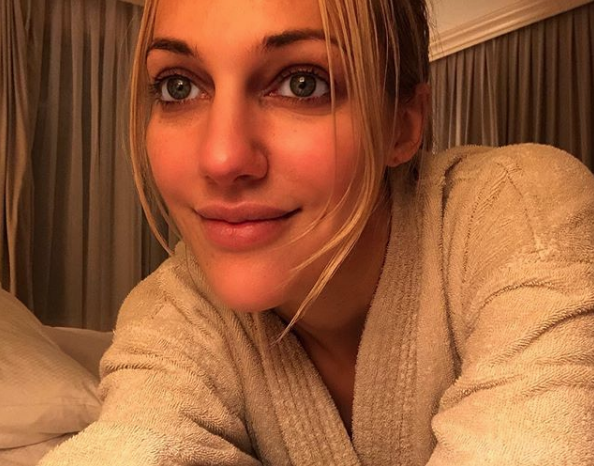 Meryem Uzerli küvette çırılçıplak paylaşmıştı skandal kovdurdu - Resim: 2