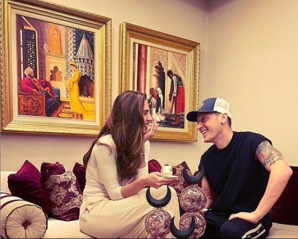 Arsenal pes etti Mesut Özil'e Fenerbahçe izni çıktı - Resim: 1