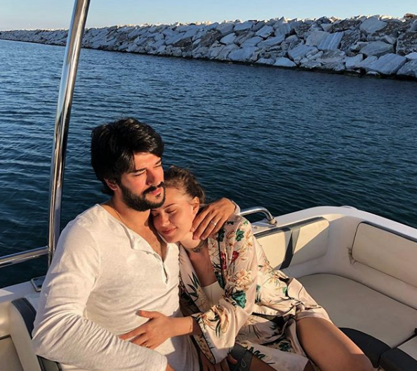 Fahriye Evcen ve Burak Özçivit çiftine gelen hediye şaşırttı - Resim: 1