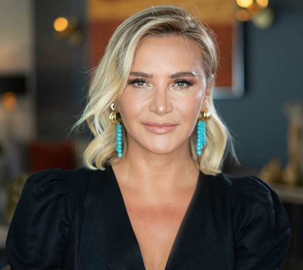 Aslı Şen tesettüre girip Umre'ye gitti tepki gösterenlere yanıtı olay oldu - Resim: 1