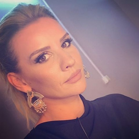 Esra Erol İnstagram'dan çıkma teklifi etti! - Resim: 2