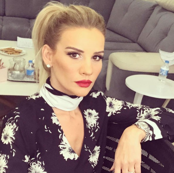 Esra Erol'dan şok paylaşım "Klip çektim!" adım adım geliyor - Resim: 2