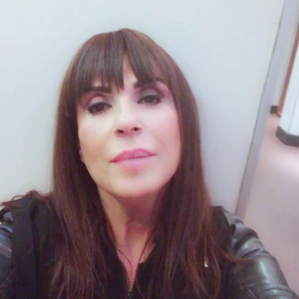 Ayşegül Aldinç yıllara meydan okuyor sütyensiz fotoğraf paylaştı - Resim: 2