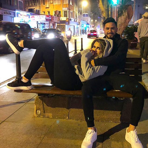 Selin Ciğerci kimdir futbolcu kocası bakın kim, dosta düşmana gösterdi - Resim: 1