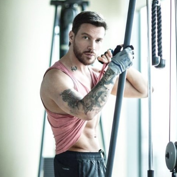 Eşi Burcu Kıratlı'dan boşanan Sinan Akçıl trafik kazası geçirdi ölümden döndü - Resim: 4