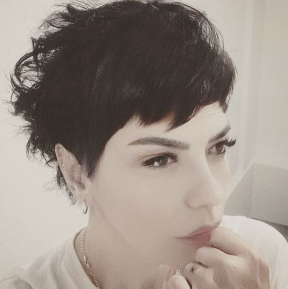 Yeşim Salkım kendisine hakaretler yağdıran kişiyi savcılığa şikayet etti! - Resim: 4