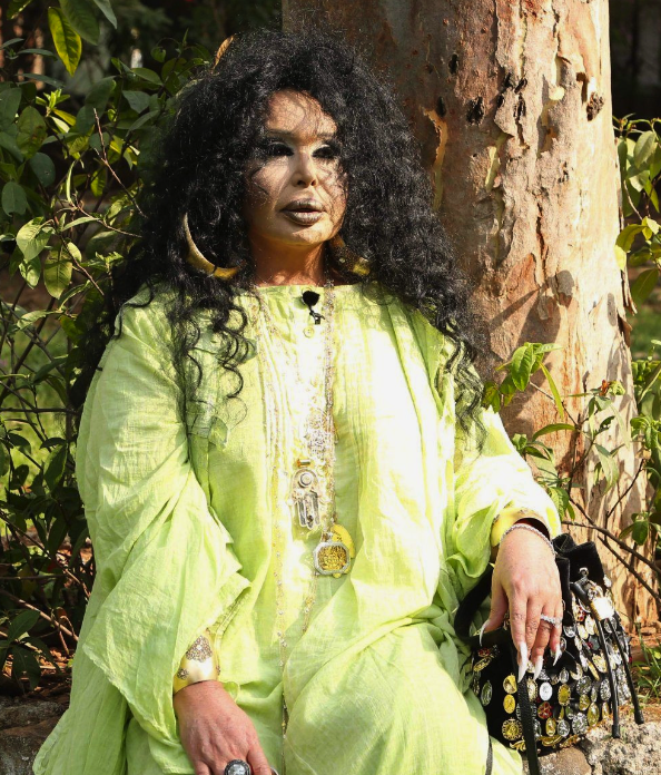 Bülent Ersoy sevetini bırakacak birini arıyor! Sahnede söylediği o sözlerle herkesi şaşkına çevirdi - Resim: 4