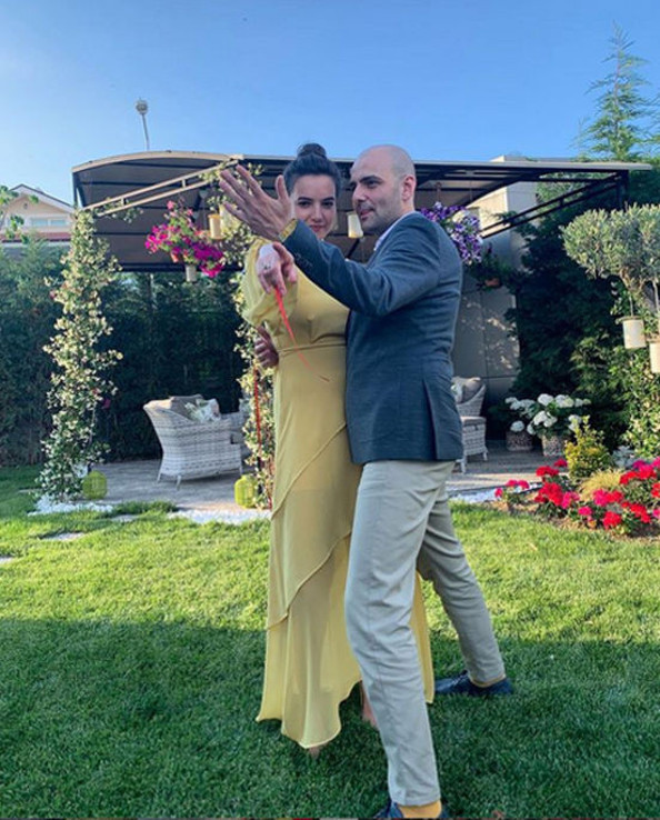 Bartu Küçükçağlayan kaç yaşında sevgilisi Merve Özgüle kimdir mesleği - Resim: 1