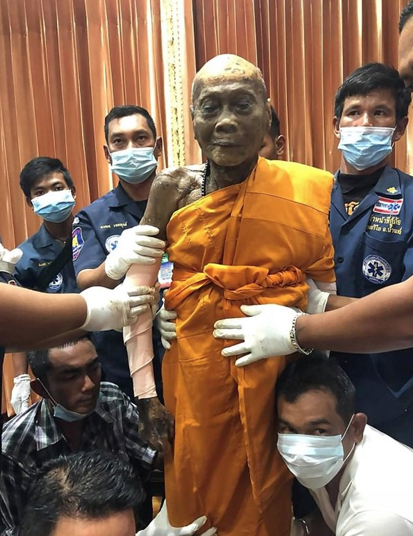 2 ay sonra mezardan çıkarılınca güldü - Resim: 4