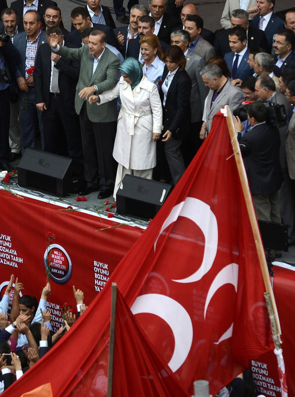 AK Parti mitinginde MHP bayrakları - Resim: 1