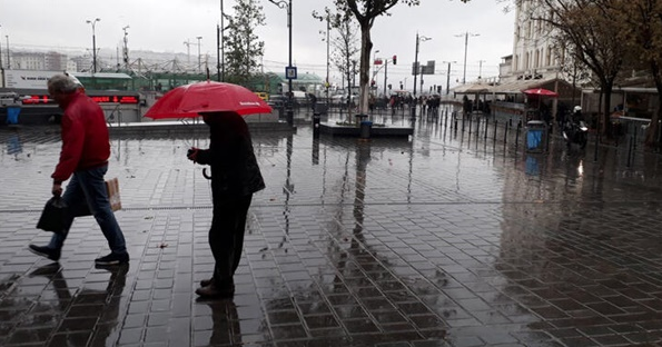 AKOM'dan İstanbul'a uyarı! Lodosla birlikte sağanak yağış etkili olacak - Resim: 1