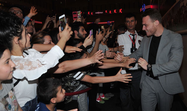 Burak Özçivit ile Kerem Bürsin çakıldı! Büyük şok - Resim: 4