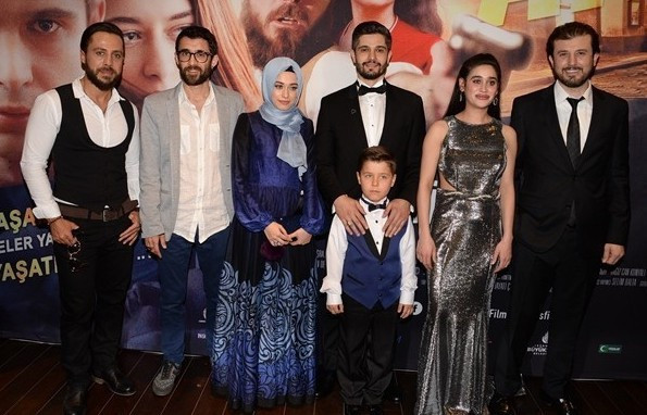 Tesettüre giren ünlü oyuncudan şok açıklamalar - Resim: 1