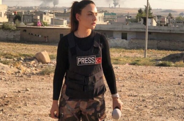 Canlı yayında asker selamı verdi Ece Üner sosyal medyanın gündemine oturdu - Resim: 4