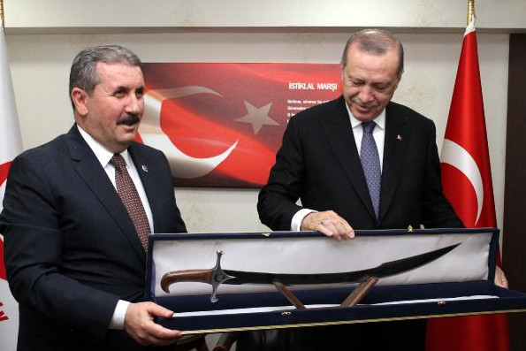 Destici'den Erdoğan'a özel hediye! Gazeteciler görünce dua etti - Resim: 3